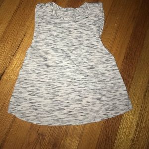 Lululemon workout tank! Size 4